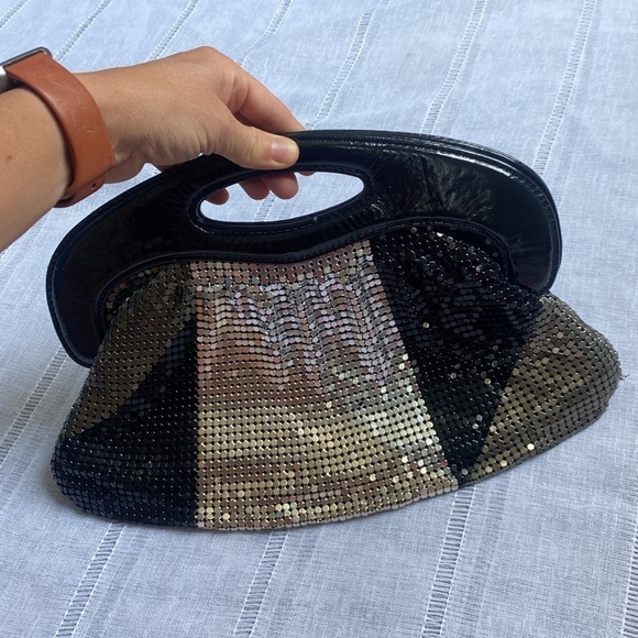 Express Y2K metal mesh hand bag. - Picture 13 of 13